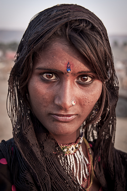 Vrouw op de Pushkar fair, Rajasthan