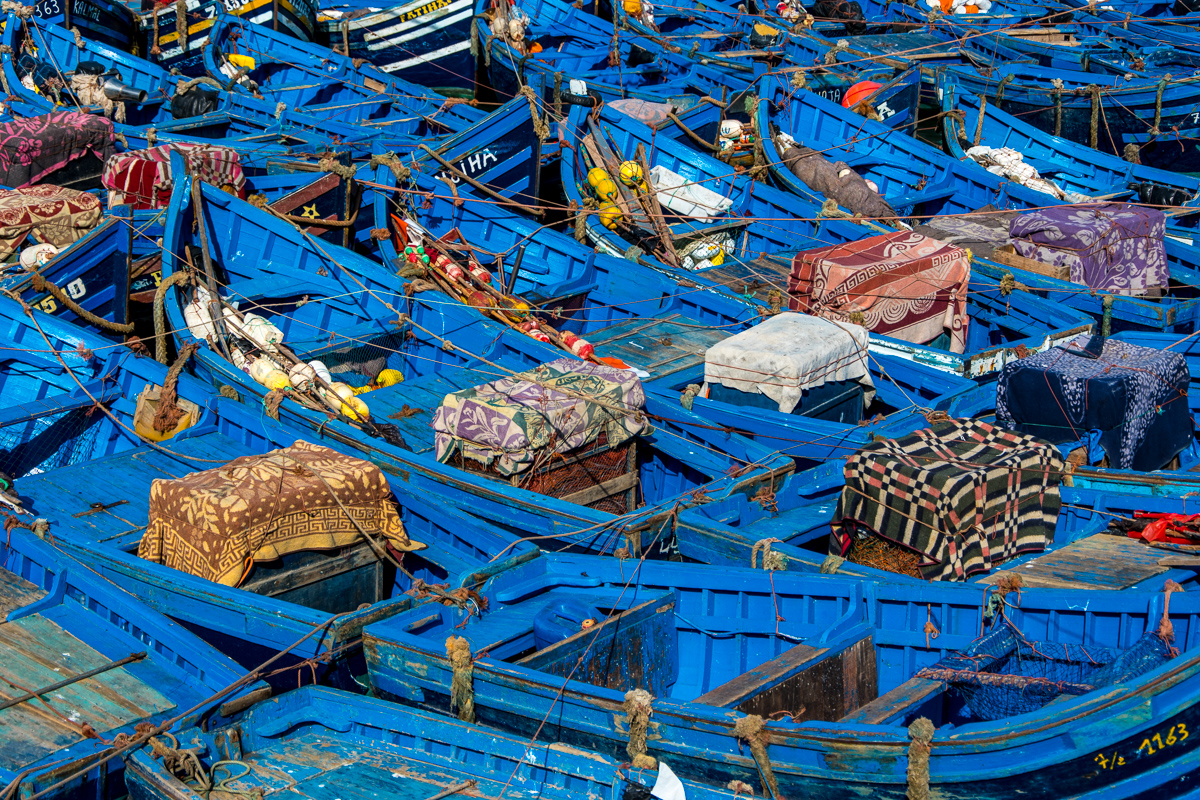 Blauwe bootjes in de haven van Essaouira