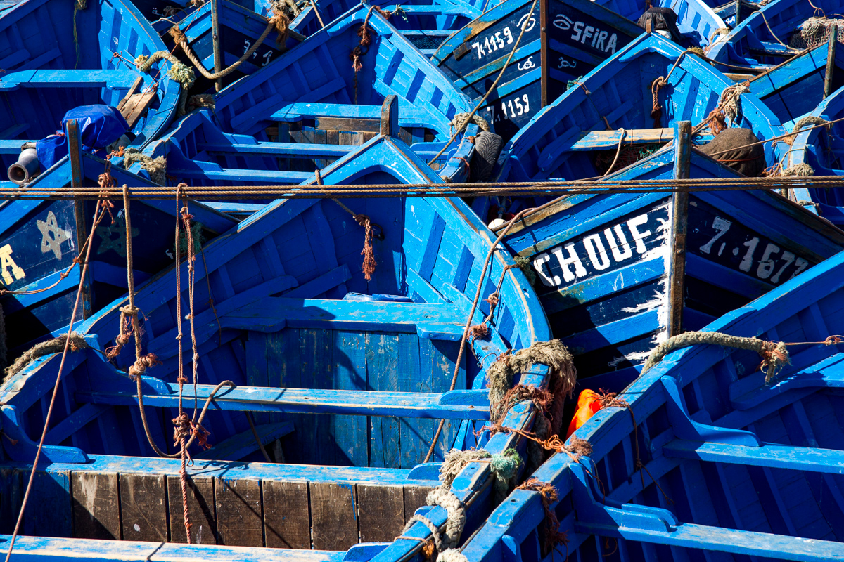 Blauwe bootjes in de haven van Essaouira