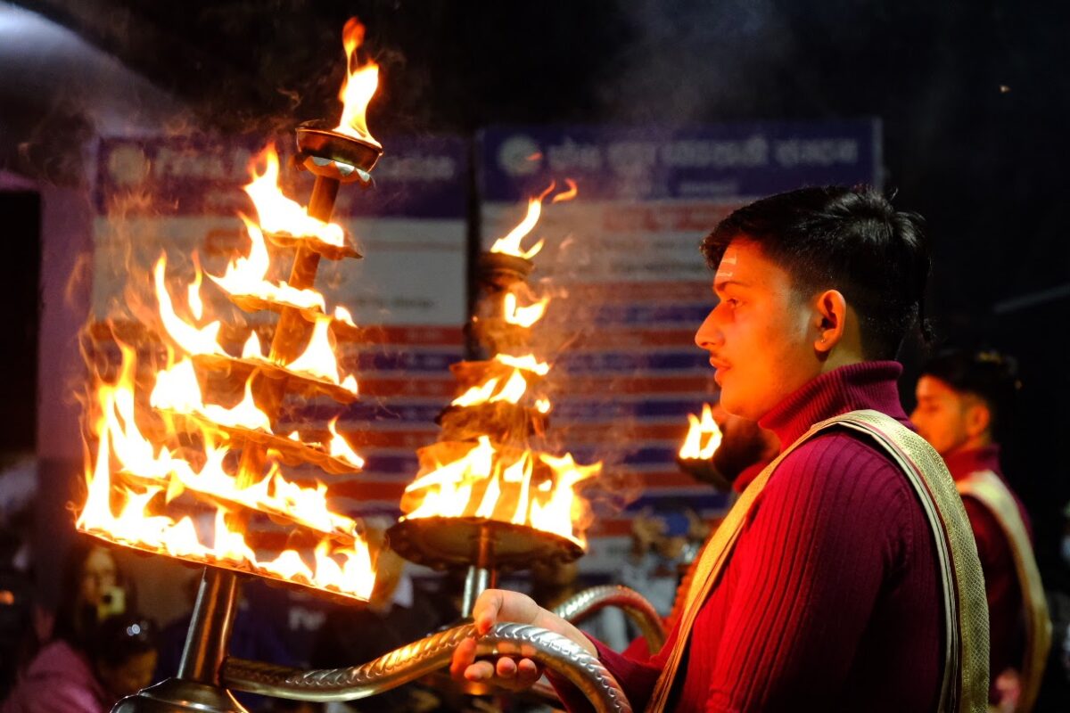 Aarti-ceremonie, Pokhara