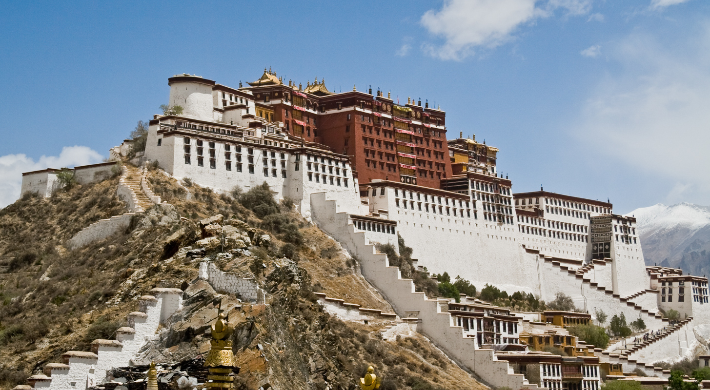 Het Potala paleis in Lhasa, Tibet. De vroegere residentie van de Dalai Lama