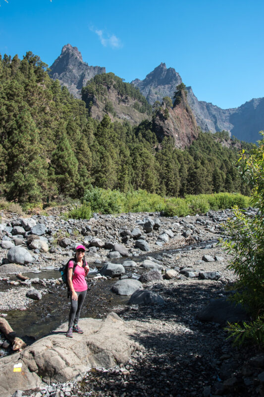 Petra tijdens hike naar Erosiekrater Caldera de Taburiente