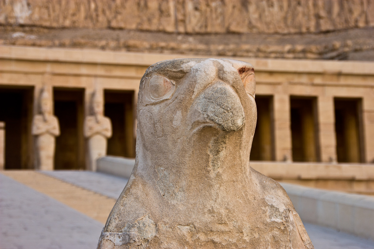 beeld tempel Hatsjepsoet, tempels Egypte