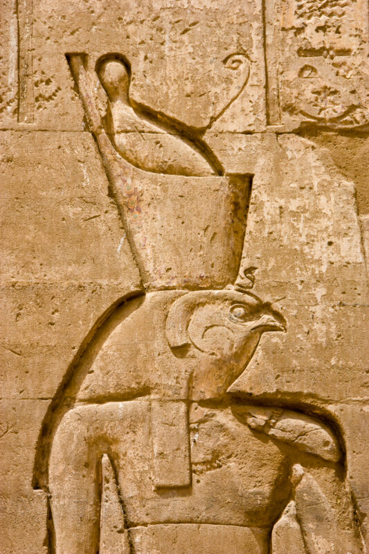 Horus, de Egyptische valkengod, tempels Egypte