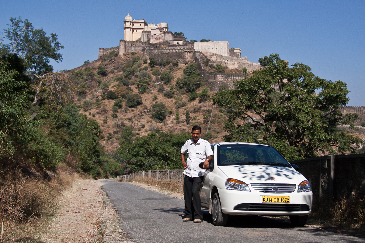 Onze vriend en chauffeur Bhawani in India