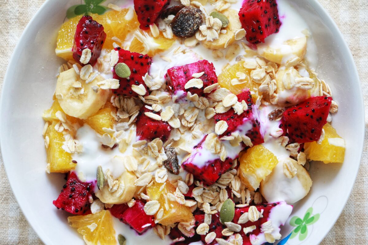 Yoghurt met fruit en muesli