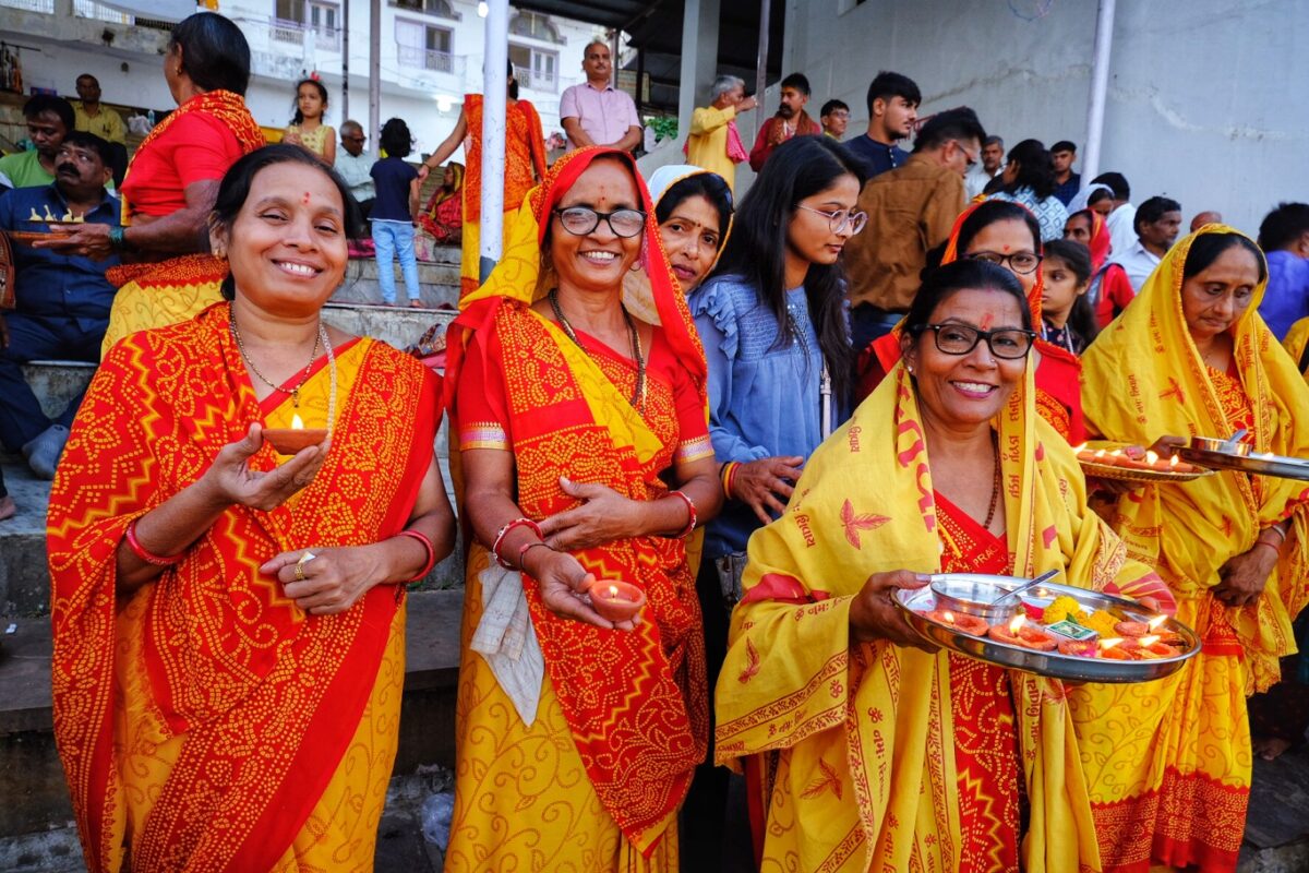 Puja ceremonie bij het heilige Pushkar meer