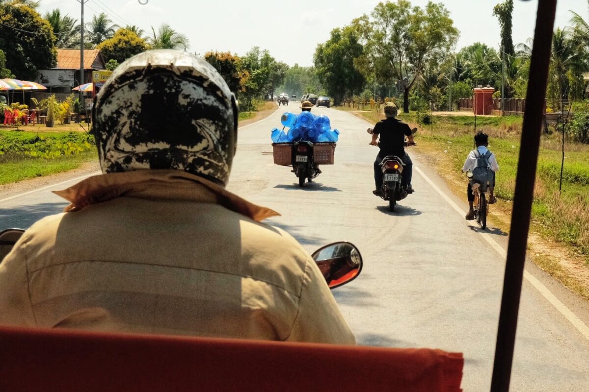 Goedkoop reizen. Reis met een tuktuk, net zoals de locals dat doen.