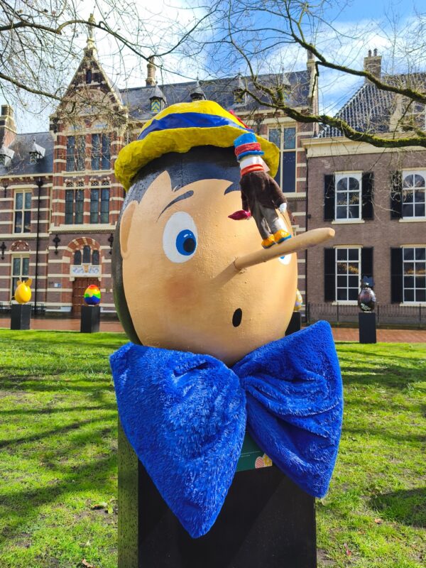 Reuze paaseieren paasexpositie Assen